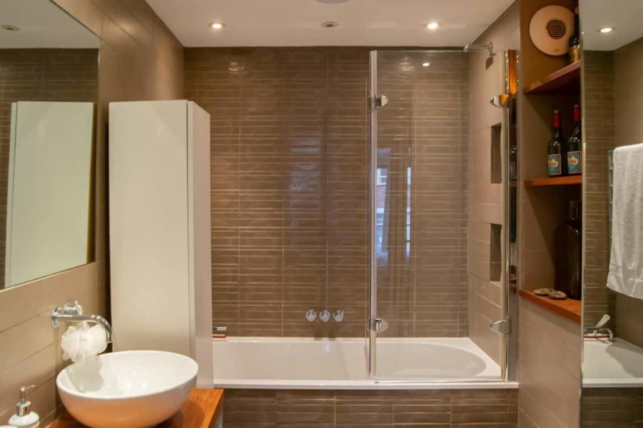 Appartement Modern 2 Bedroom With Balcony Near Oxford Street Londen