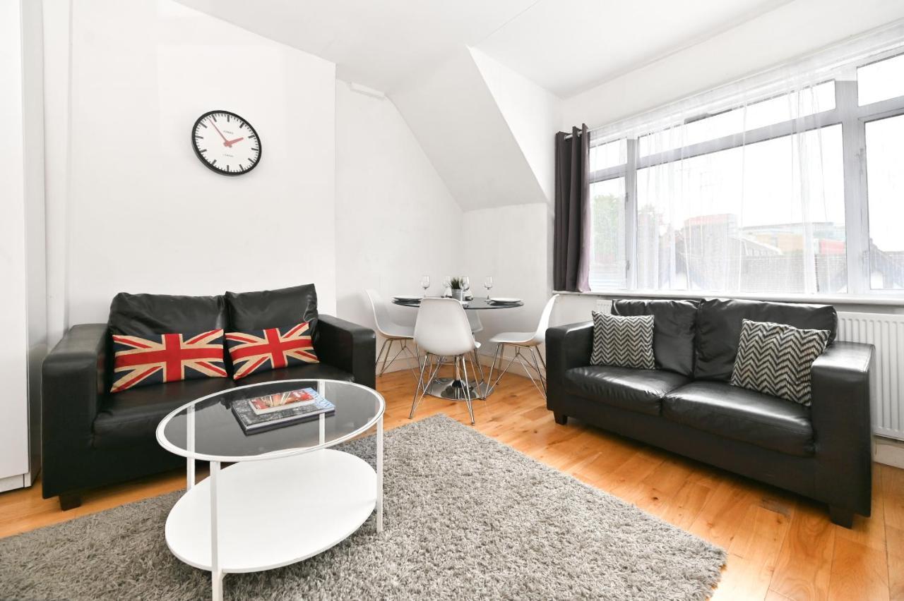 Soho Apartment, Theatres & Old Compton Street Londres