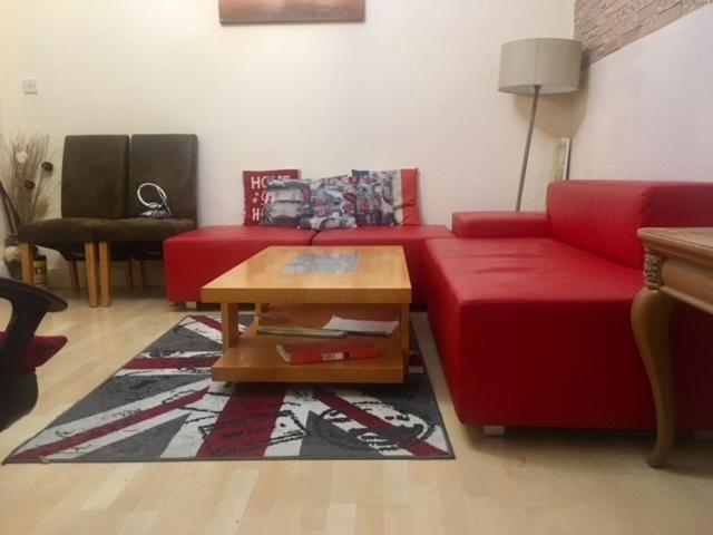 Comfy Rooms. Shared East Homestay. * Londen