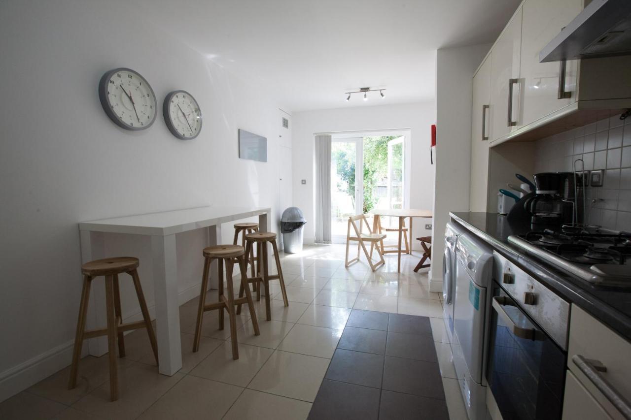 Tooting & By Dc Guest house *