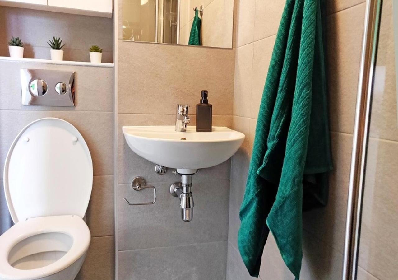 Trendy Studios, East Greenwich Pleasaunce - Sk * Londen