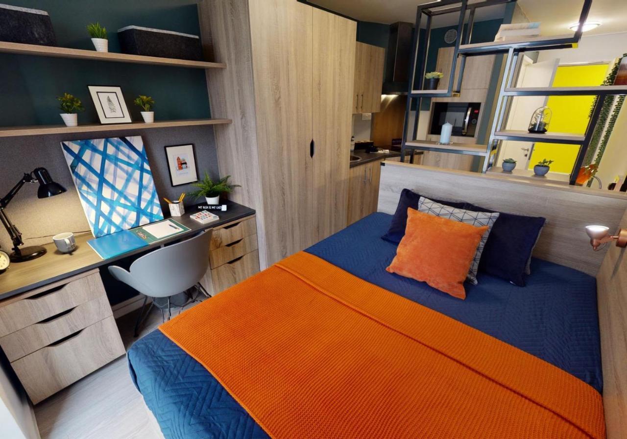 Appartement Trendy At Iq Hammersmith In *