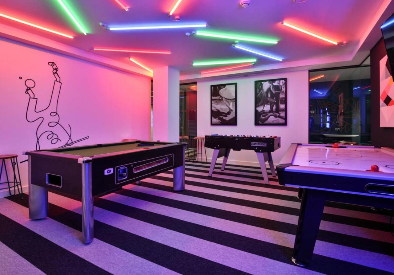 Trendy At Iq Hammersmith In * Londres