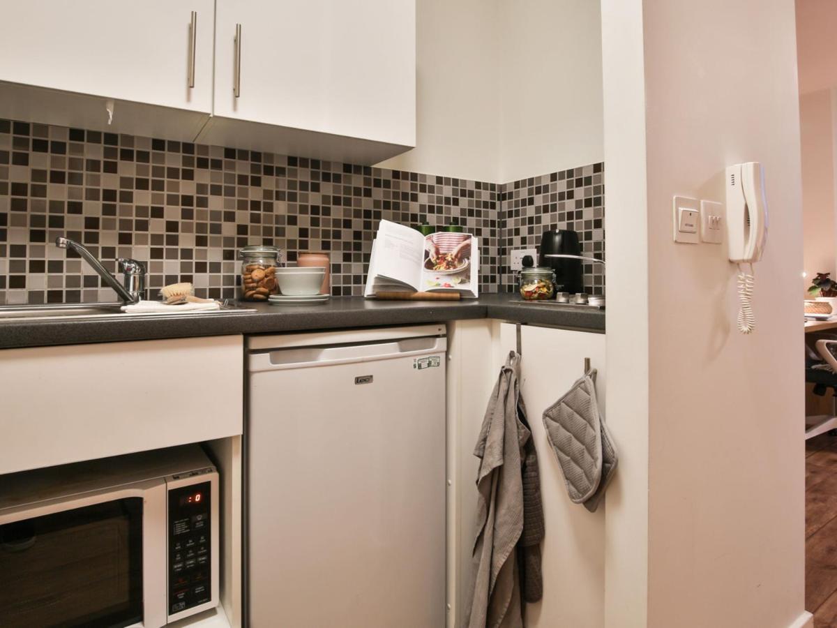 Apartment Private Bedrooms And Minutes Away From Wembley Stadium At Sterling Court London