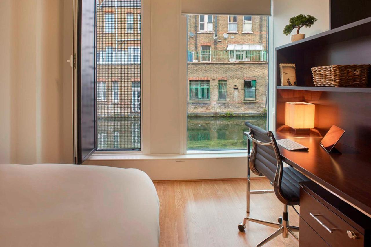 Premium And At Chapter Portobello In * Londra