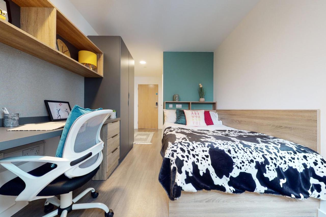 Canvas Wembley Apartments *