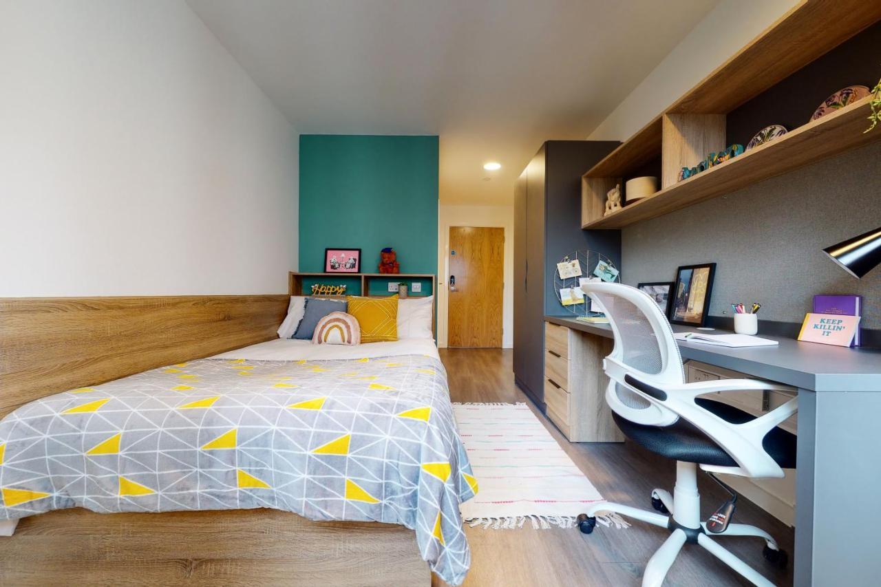 Canvas Wembley Apartments *
