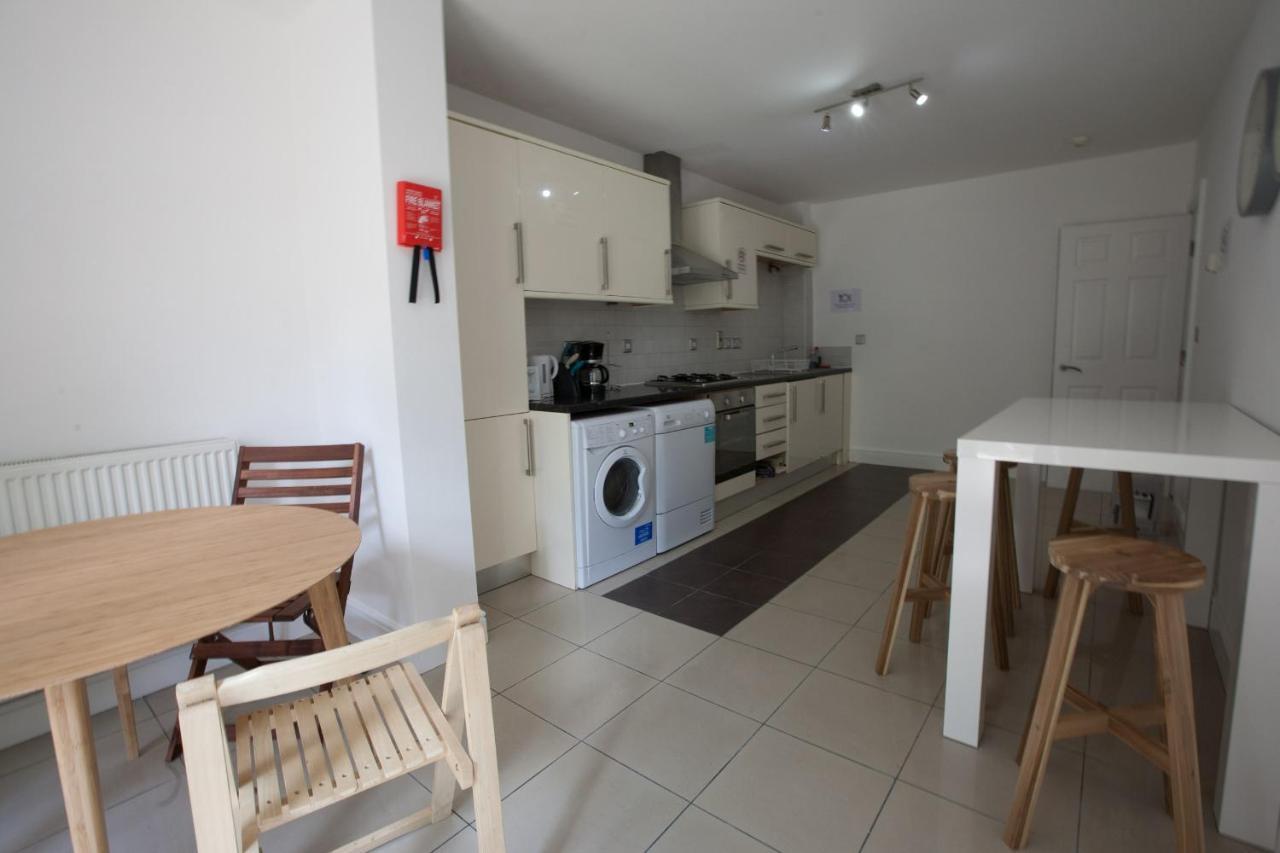 Tooting & By Dc Guest house London
