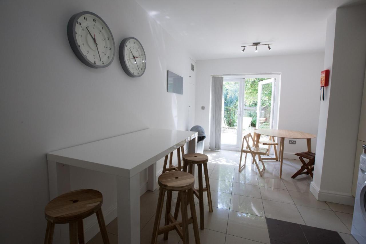 Tooting & By Dc Guest house London