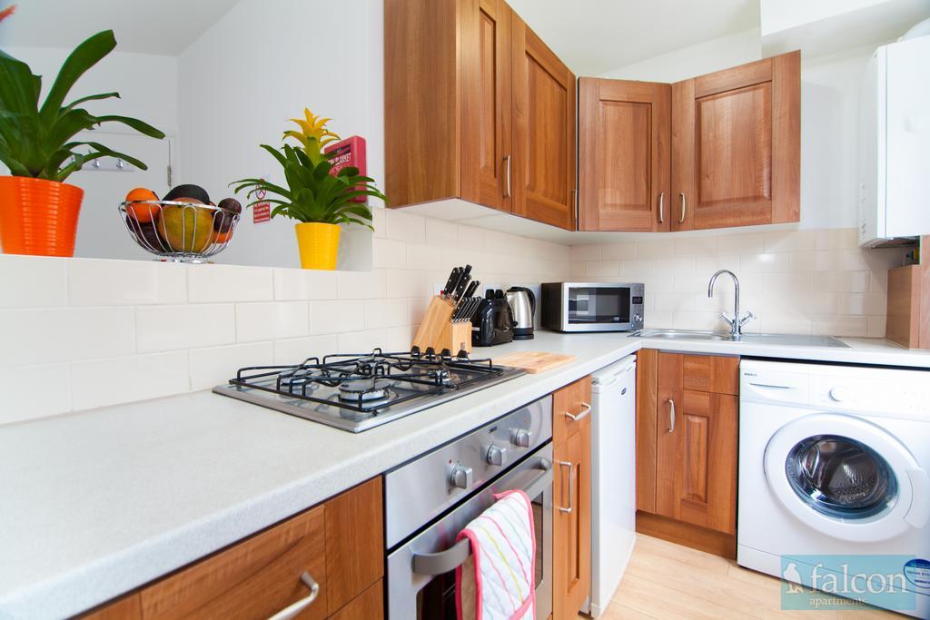 Apartment Maple Street London
