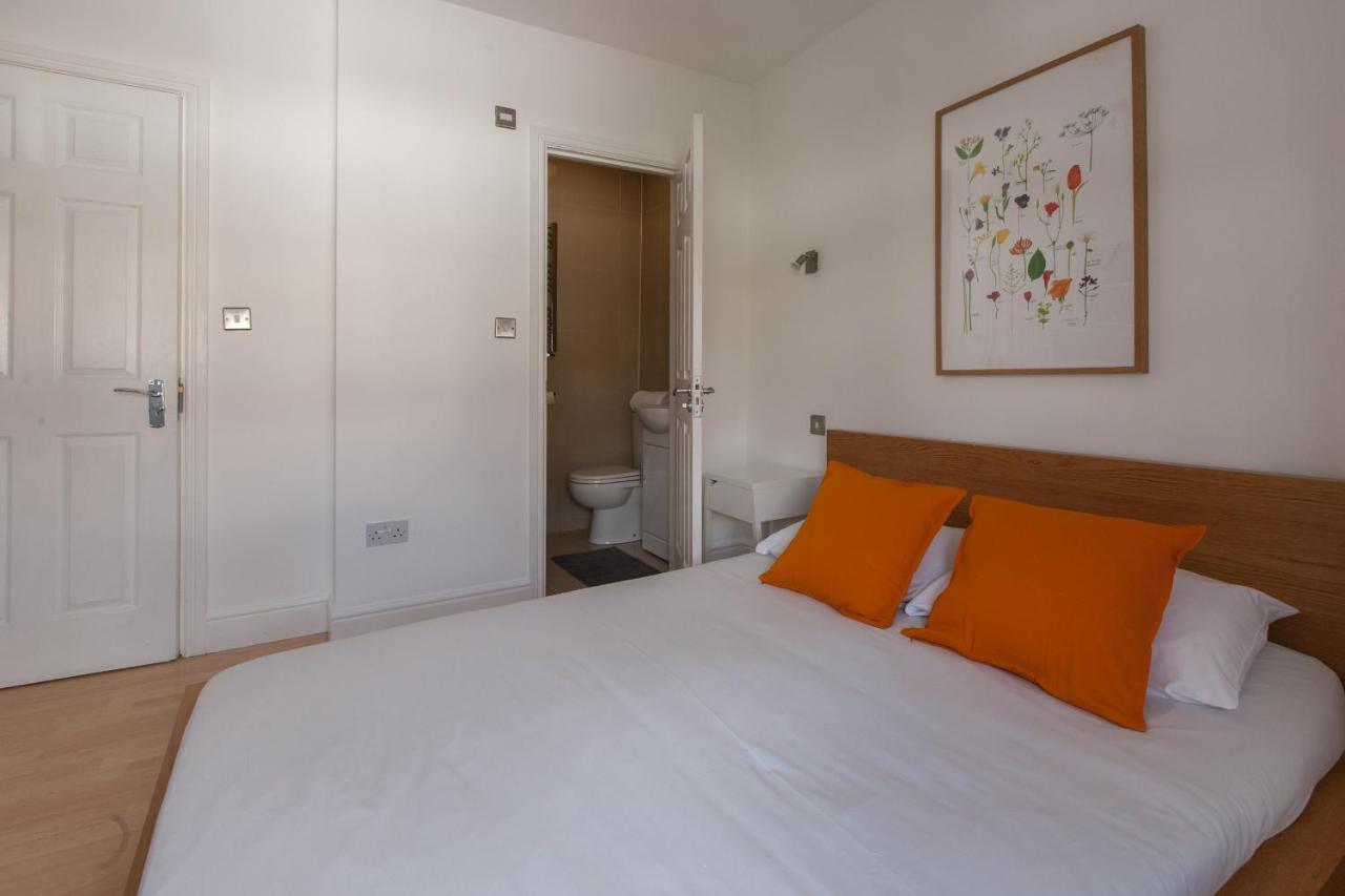 Tooting & By Dc Guest house London