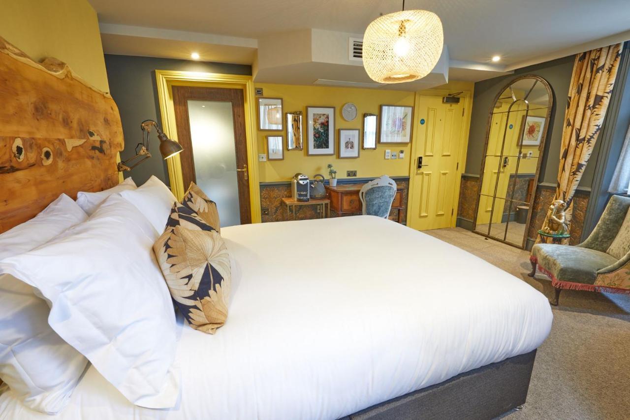 The Kings Arms Pub & Boutique