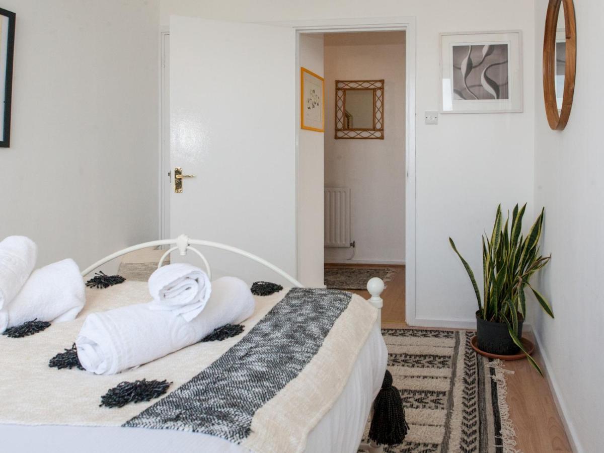 Pass The Keys Spacious 2bedroom Flat With Views In Bridge * Londen