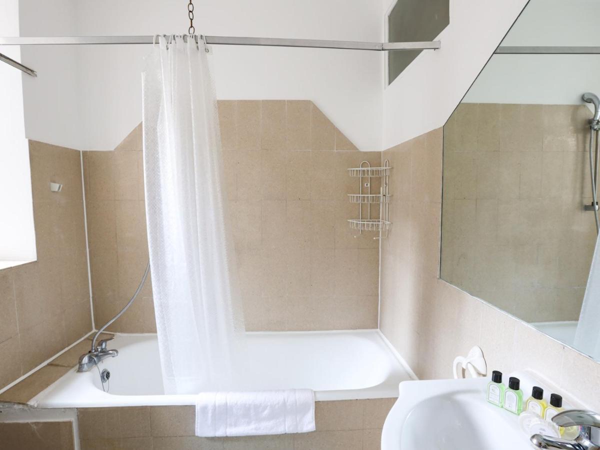 Hyde Park's Mezzanine Studio - Pass The Keys Apartment