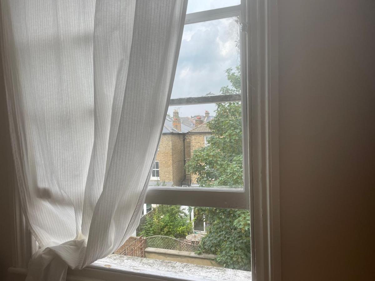 Cama Box Finsbury Park Guest house
