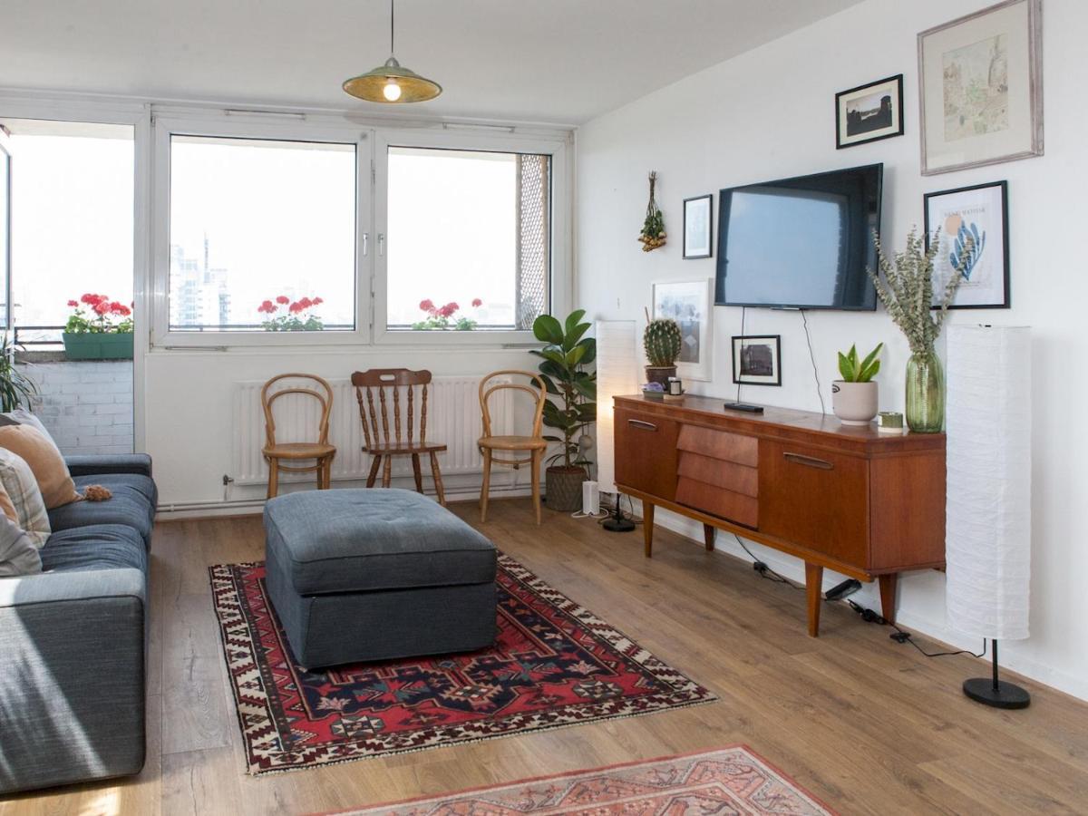 Pass The Keys Spacious 2bedroom Flat With Views In Bridge