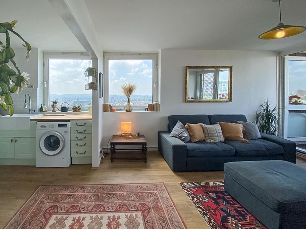 Pass The Keys Spacious 2bedroom Flat With Views In Bridge * Londen