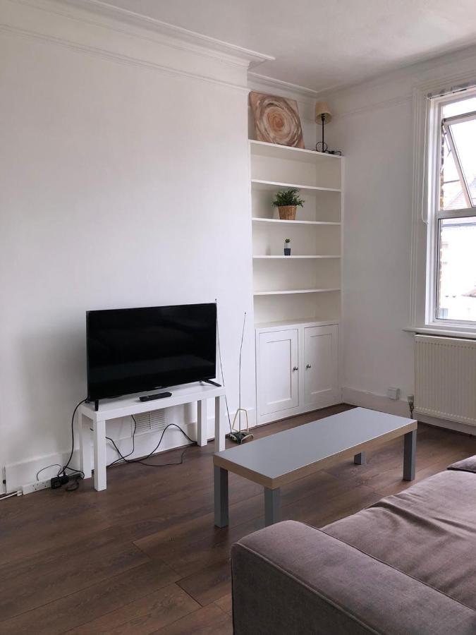 Apartment Pleasant Two Bed-Room Flat Near Portobello Market London