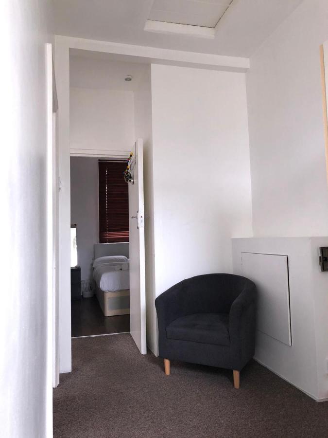 Pleasant Two Bed-Room Flat Near Portobello Market Apartment