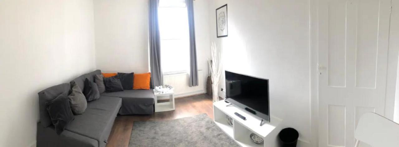 Entire 2 Bed-Room Flat Near Portobello Market Appartement