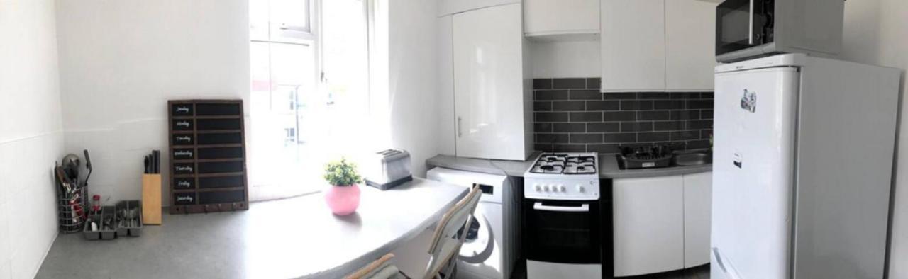 Entire 2 Bed-Room Flat Near Portobello Market * Londen