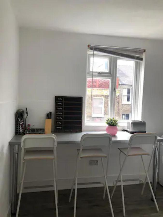 Entire 2 Bed-Room Flat Near Portobello Market Londra