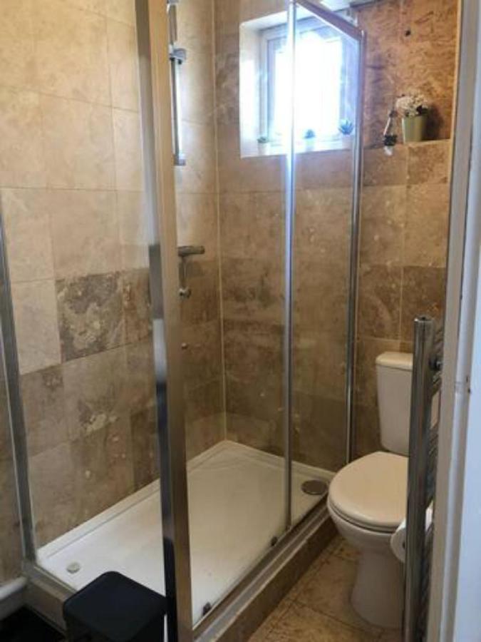 Entire 2 Bed-Room Flat Near Portobello Market Appartamento