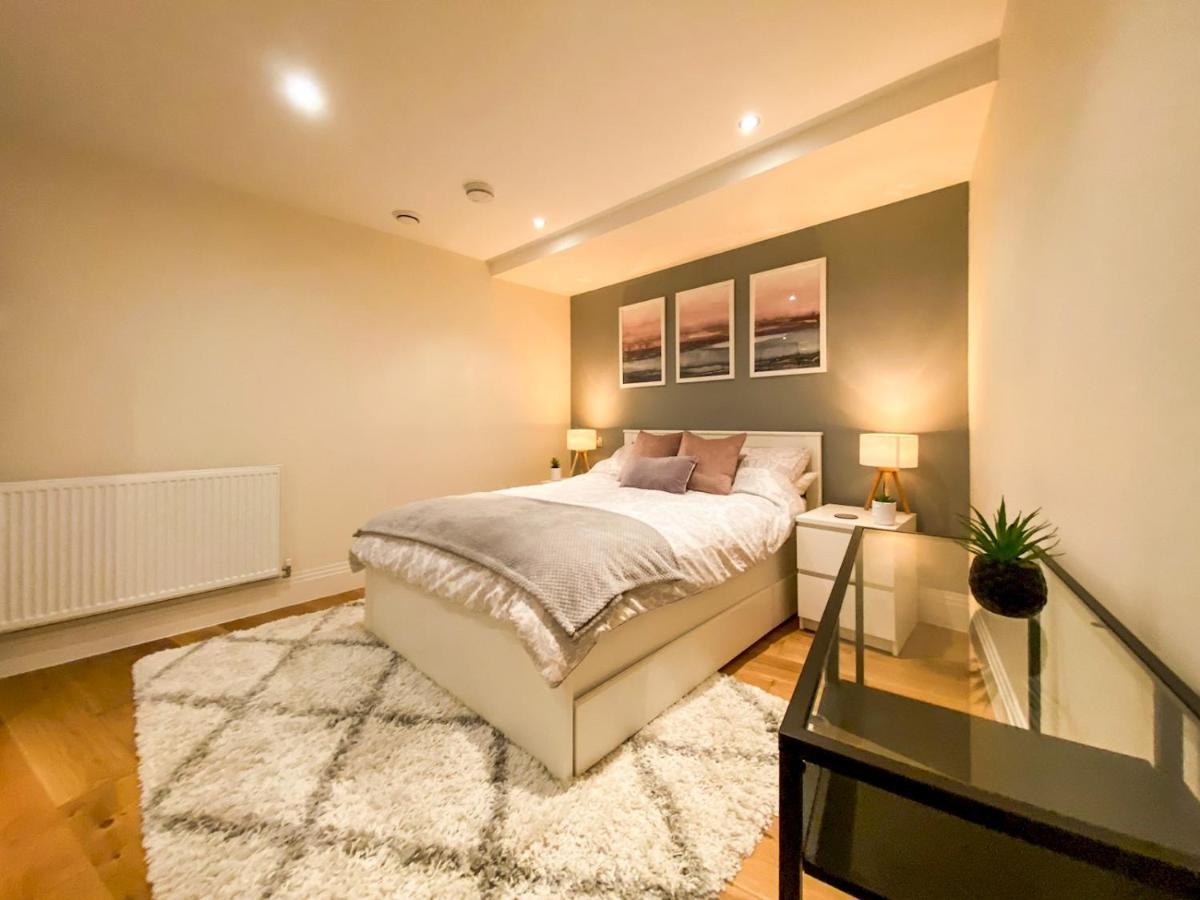 Apartment Pass The Keys Large And Modern Studio Flat In South East *