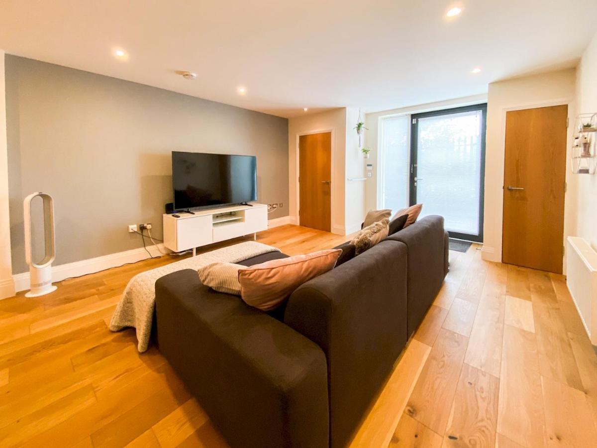 Pass The Keys Large And Modern Studio Flat In South East Apartment London
