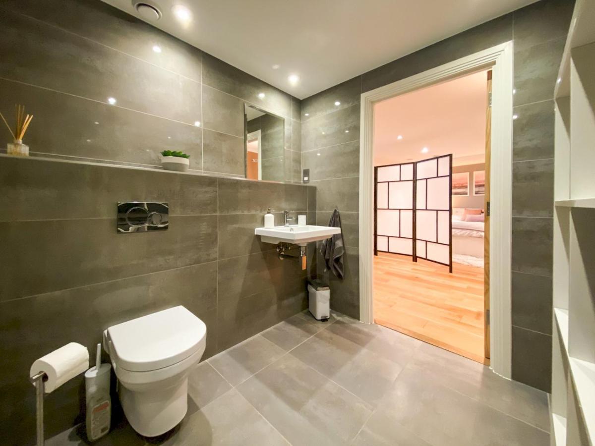 Pass The Keys Large And Modern Studio Flat In South East Apartment