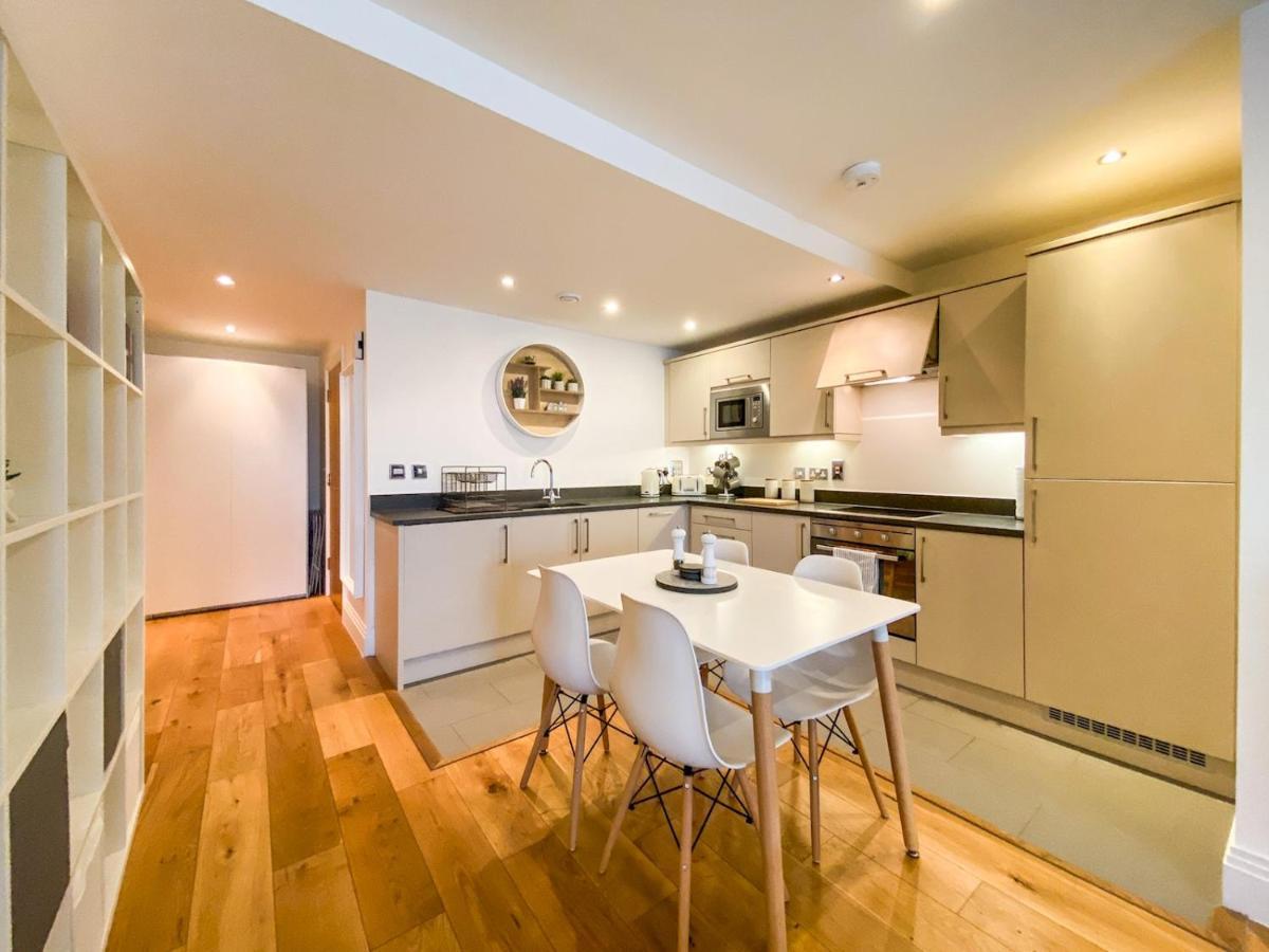 Pass The Keys Large And Modern Studio Flat In South East Apartment London