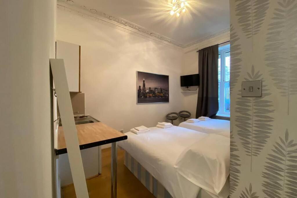 F6-comfy Ground Flr Fits 4- Near Paddington Appartement *
