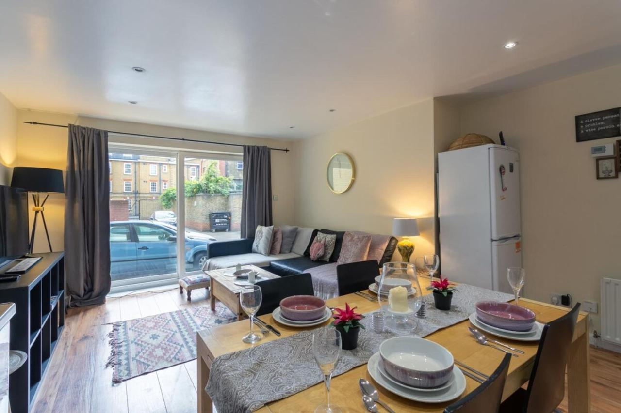 Lägenhet Stylish And Homely 4 Bedroom In East