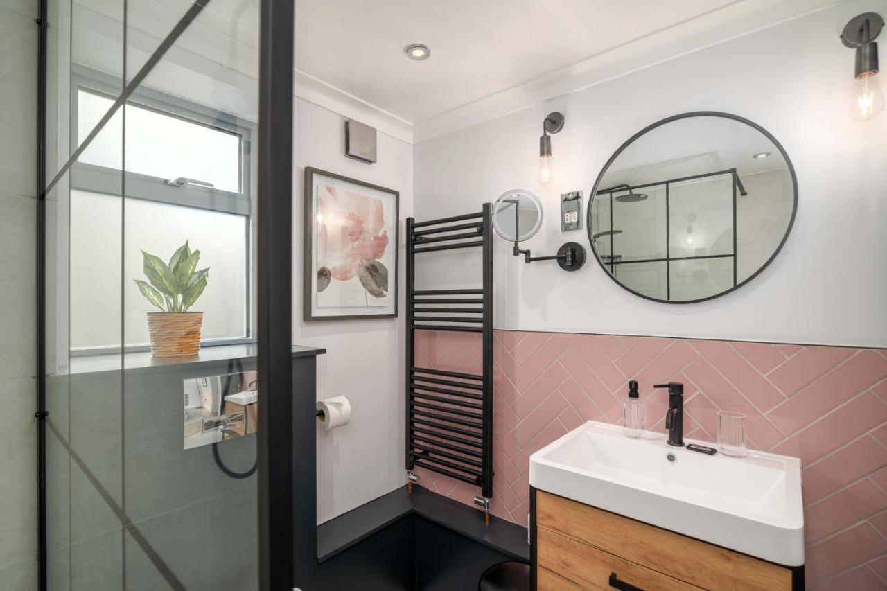 Guestready - Unique Near Wimbledon With Gorgeous Deck And Parking * London