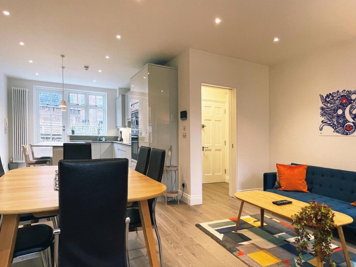James's Place On Oxford Street *