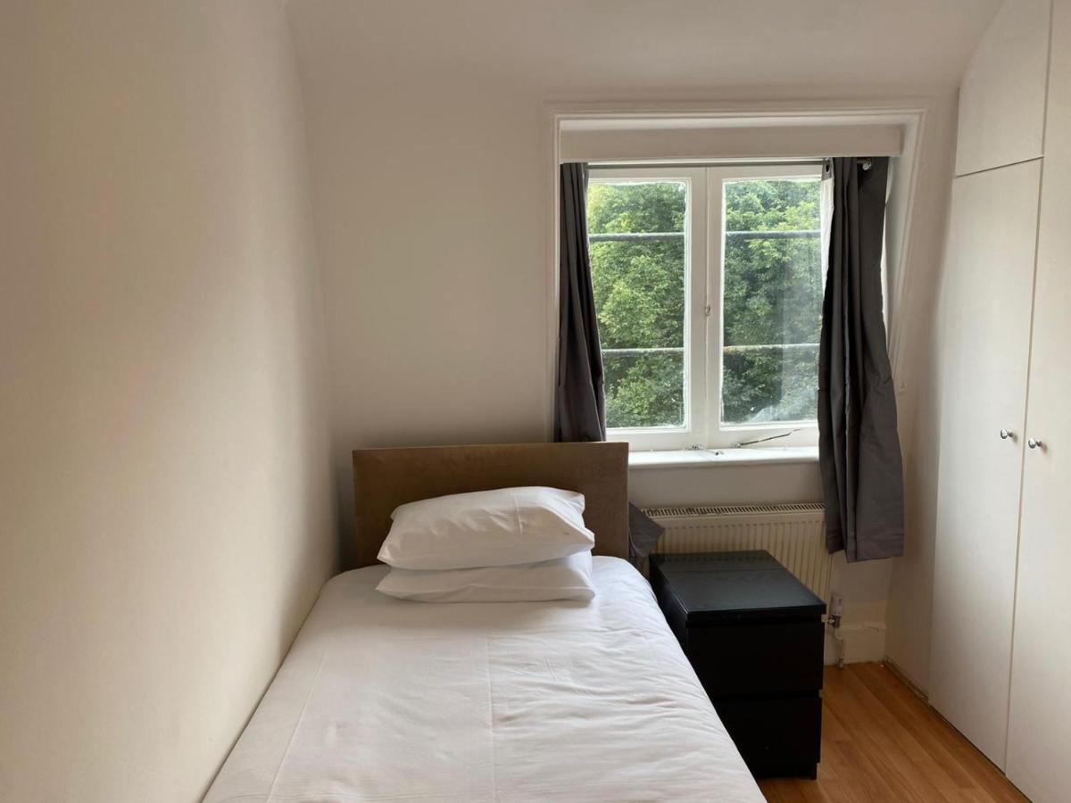 Apartment F22-compact 4th Flr Fits 1- Near Paddington Station