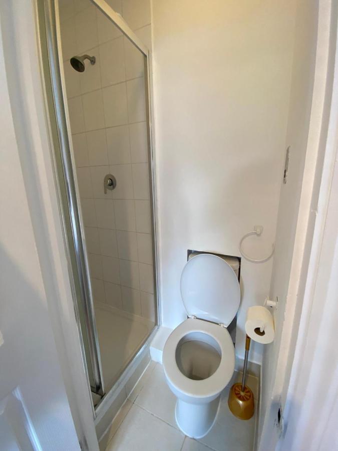F22-compact 4th Flr Fits 1- Near Paddington Station Apartment *