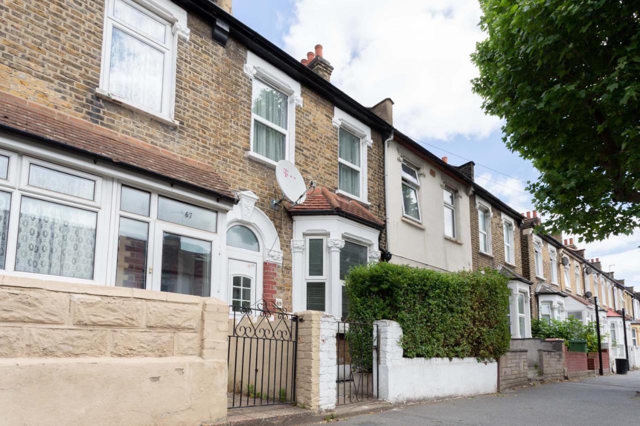 Contemporary 3 Bed House With Spacious Garden Close To Stratford Londen