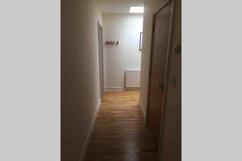 Appartement Charming Flat In Golders Green With Parking Space Londen