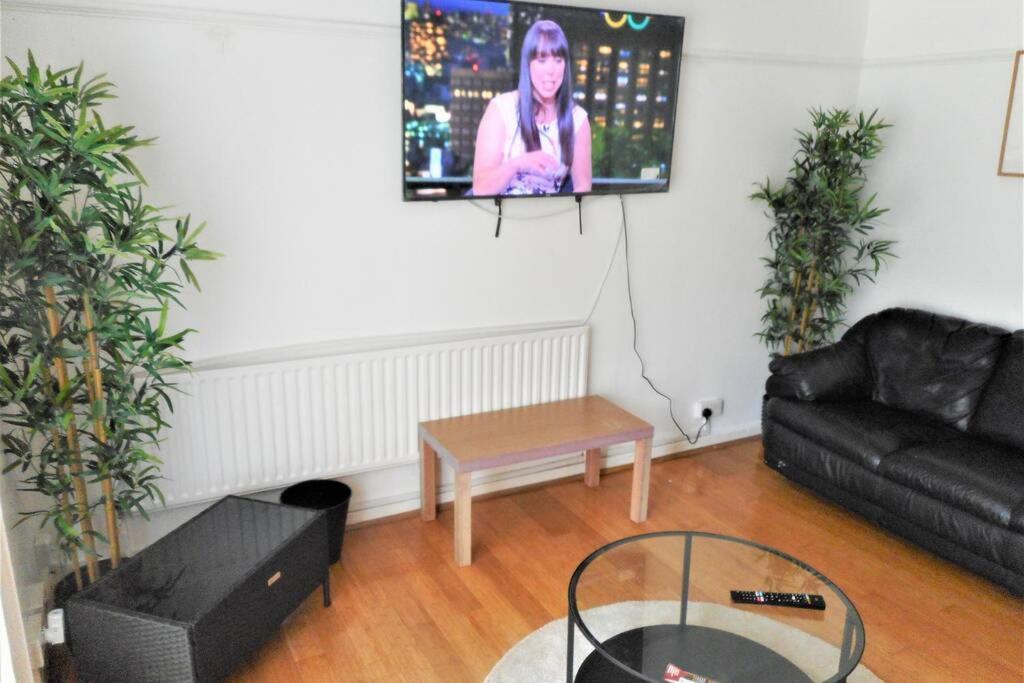 Stunning Lovely 3- Bedroom Fulham With Roof Terraces Londra