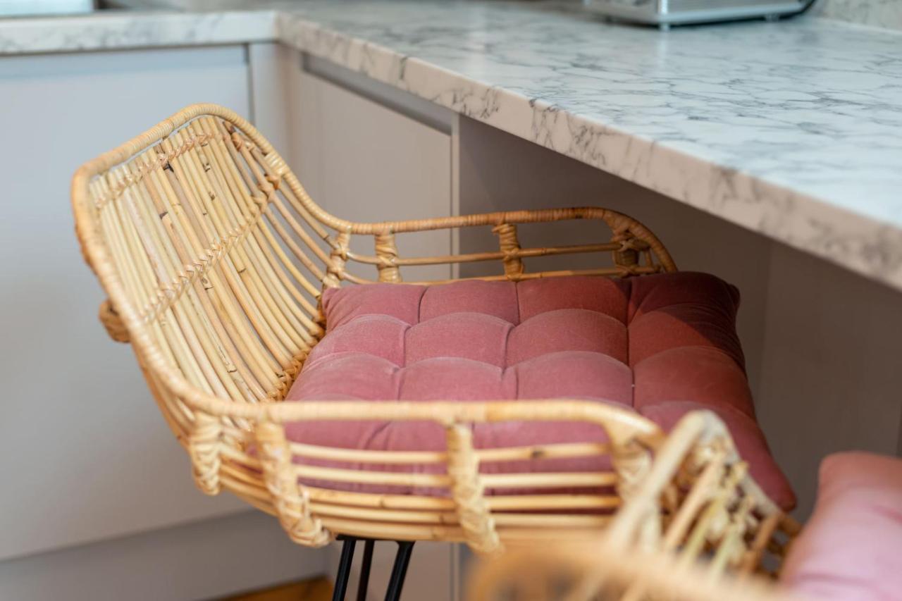 Guestready - Unique Near Wimbledon With Gorgeous Deck And Parking London
