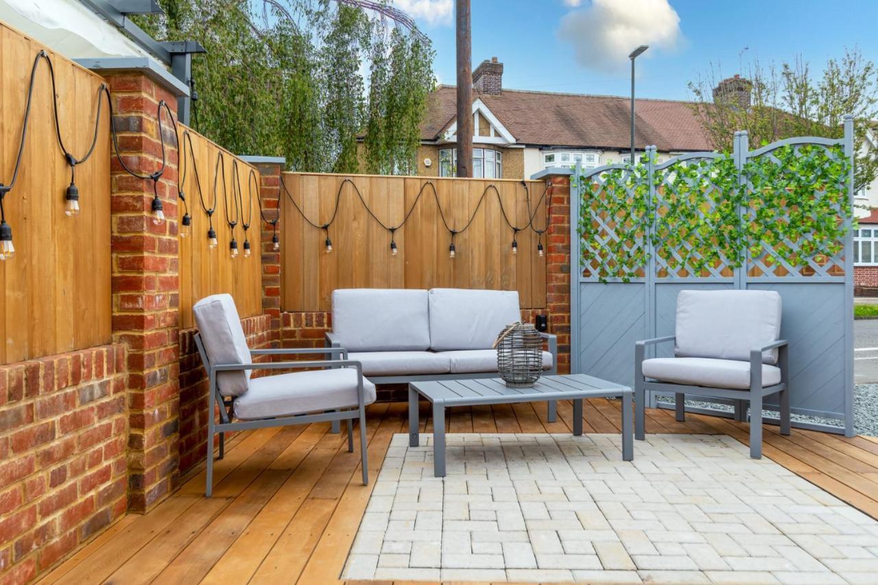 Ferienhaus Guestready - Unique Near Wimbledon With Gorgeous Deck And Parking London