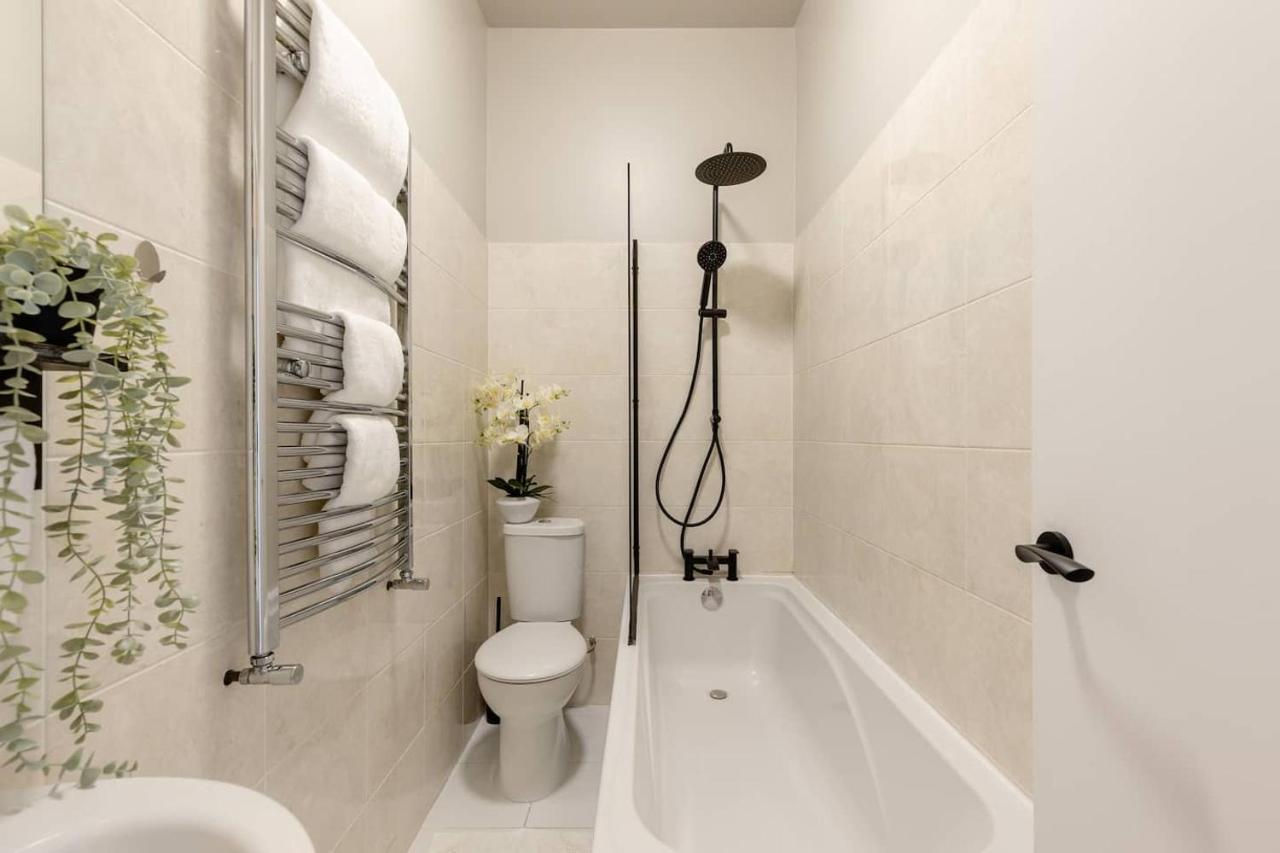 Lägenhet Lovely 2 Bedroom In West Hampstead, London