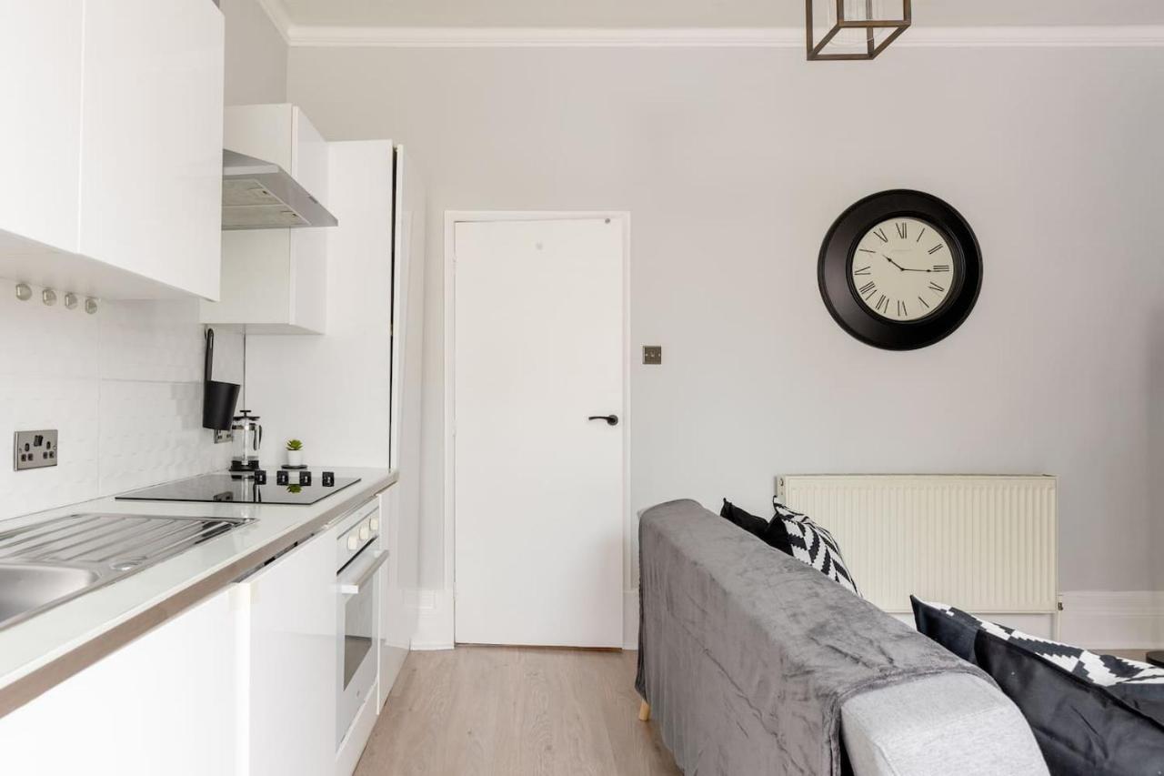 Lovely 2 Bedroom In West Hampstead, Lägenhet *