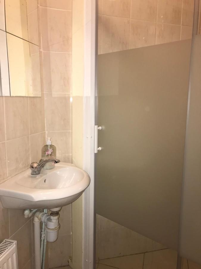 Lovely Budget Double Ensuite In Bricklane Pensionat London