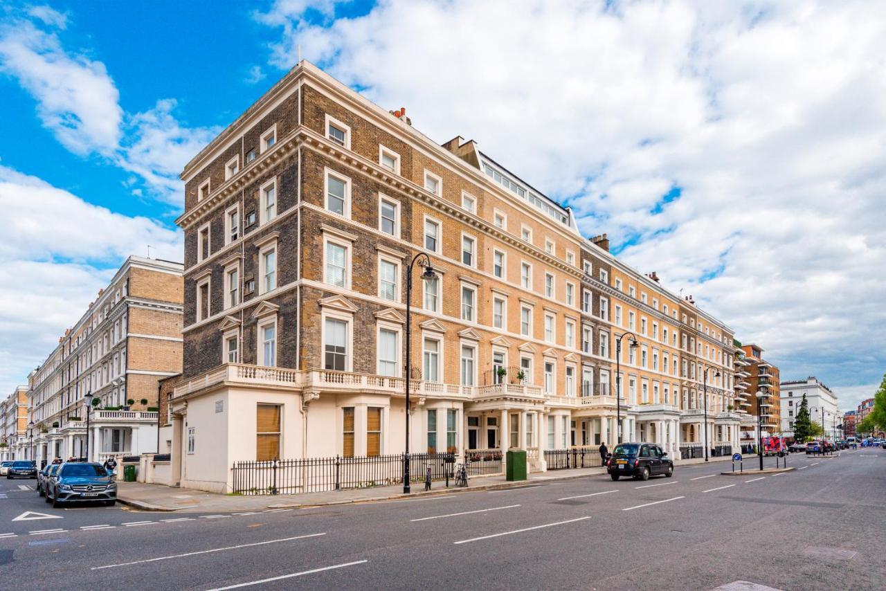 Stunning One Bedroom In Location Apartment *