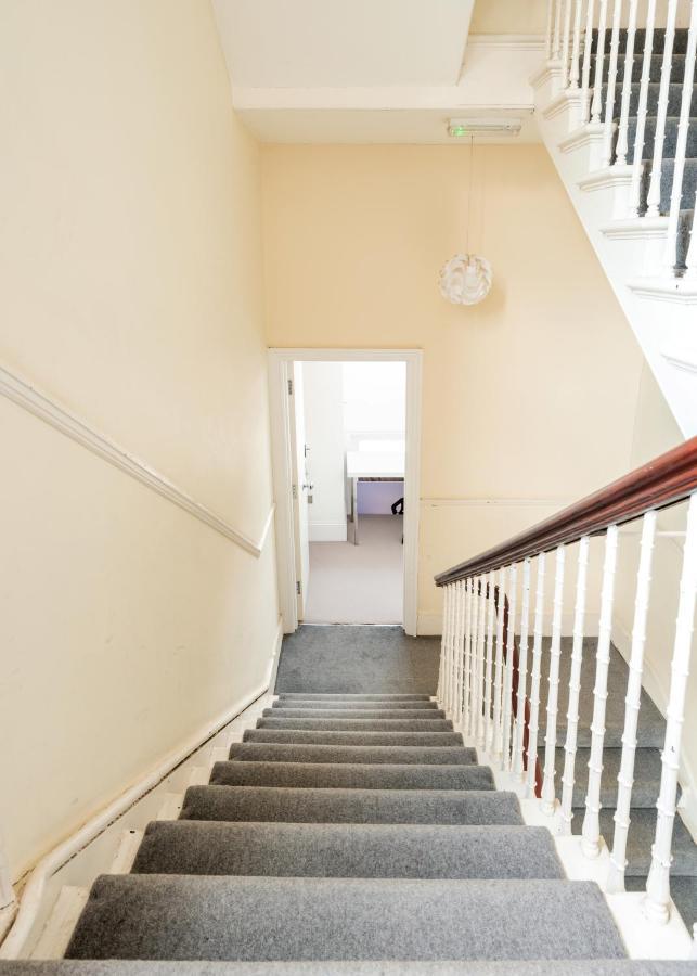 Apartment Stunning One Bedroom In Location *