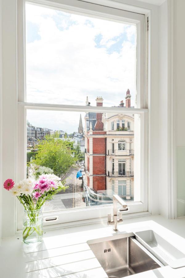 Stunning One Bedroom In Location Apartment *