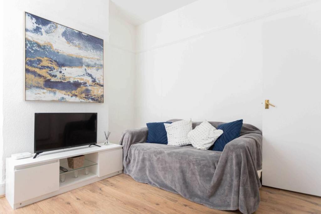Contemporary 3 Bed House With Spacious Garden Close To Stratford Semesterbostad
