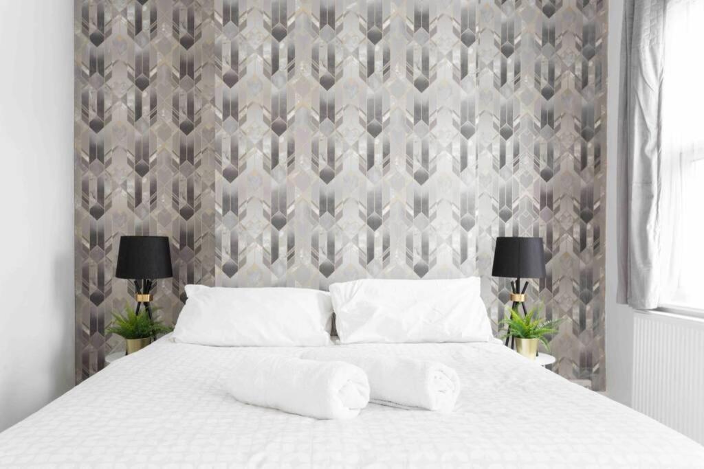 Semesterbostad Contemporary 3 Bed House With Spacious Garden Close To Stratford London